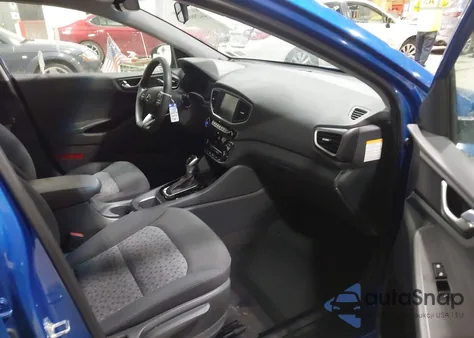 2018 Hyundai Ioniq Hybrid Blue z USA, uszkodzony, nr VIN KMHC65LC2JU102680